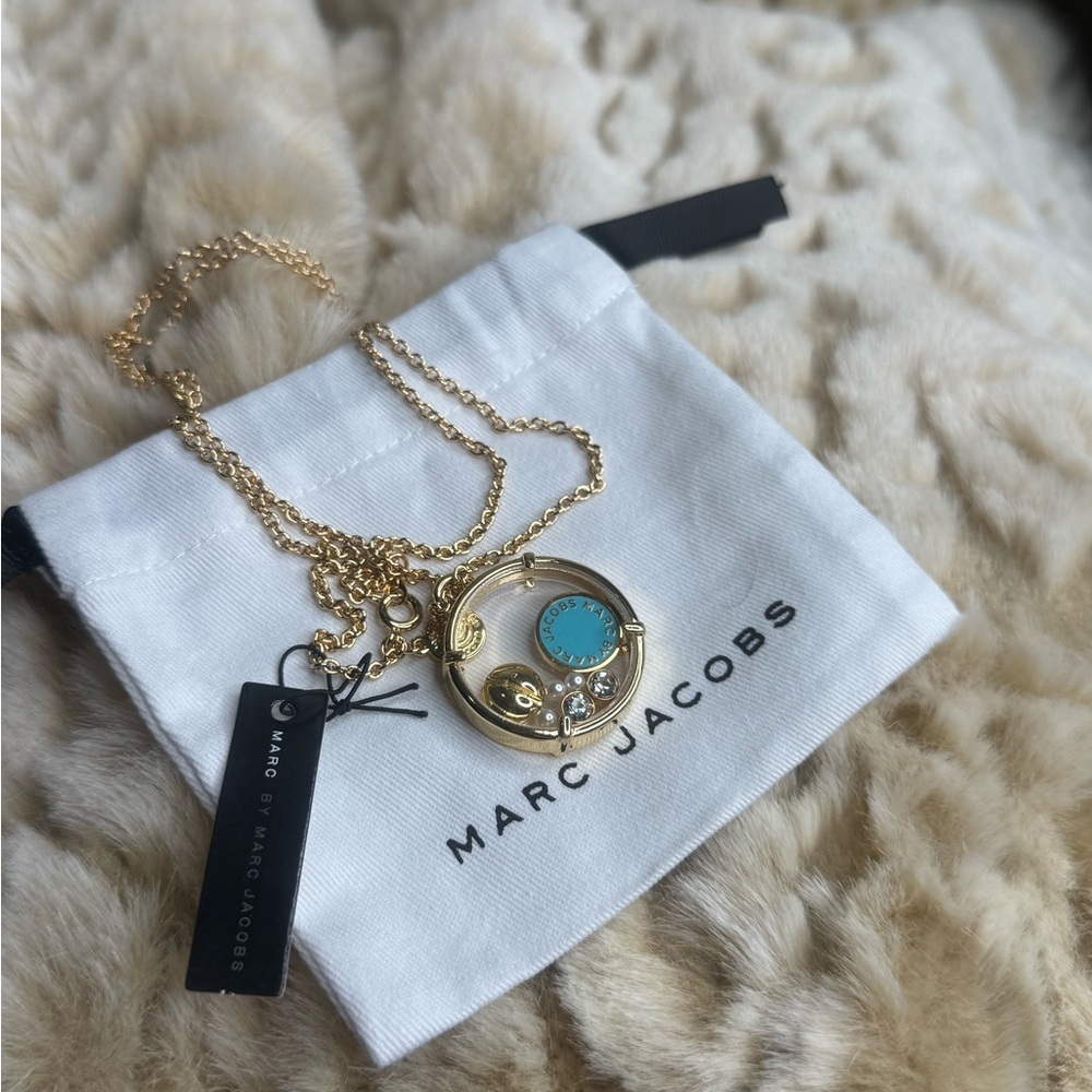 Marc Jacobs Goldamd Cream Floating Charm Necklace with Dustbag NWT.